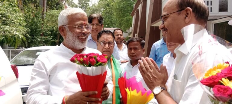 मंत्री ने निरीक्षण भवन में भीड़भाड के चलते रद्द की समीक्षा बैठक