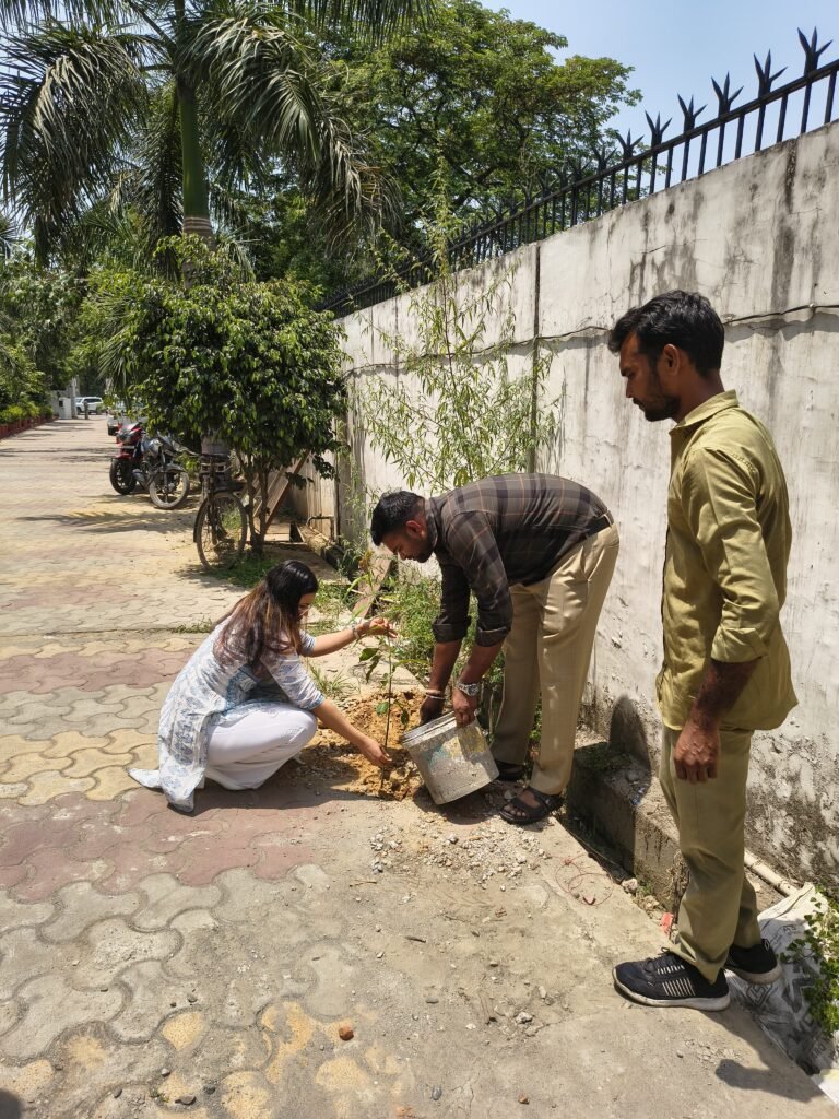 एमडीए उपाध्यक्ष ने परिसर में किया वृक्षारोपण, मांगा सहयोग