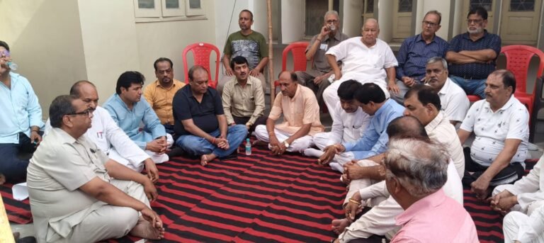 अश्रुपूर्ण नेत्रों से दी अभिनव स्वरूप को अंतिम विदाई