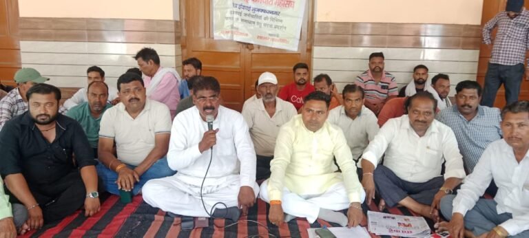 पालिका में चंद घंटे चली भूख हड़ताल, नगर मजिस्ट्रेट ने कराया धरना समाप्त