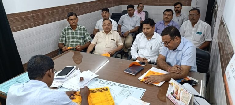 कांवड़ यात्रा की तैयारियों को लेकर नगर मजिस्ट्रेट के साथ व्यापारियों का मंथन