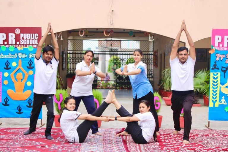 ‘एक पृथ्वी एक स्वस्थ थीम’ के साथ पी.आर पब्लिक स्कूल में मनाया गया अंतर्राष्ट्रीय योग दिवस