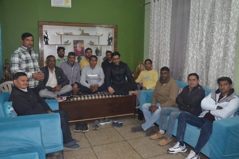 हिन्द मजदूर किसान समिति ने बाढ़ पीड़ितों को दी मदद