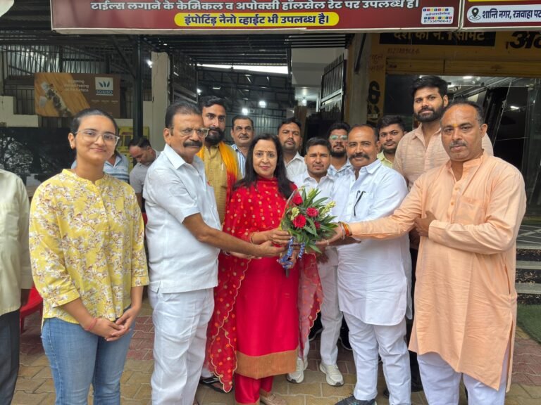 देश को जोड़ रही पीएम मोदी के मन की बातः मीनाक्षी