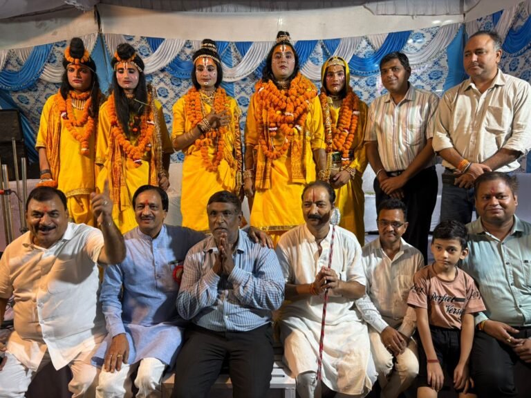 नई मंडी रामलीला में रावण वध करने के बाद निकली श्रीराम विजय यात्रा