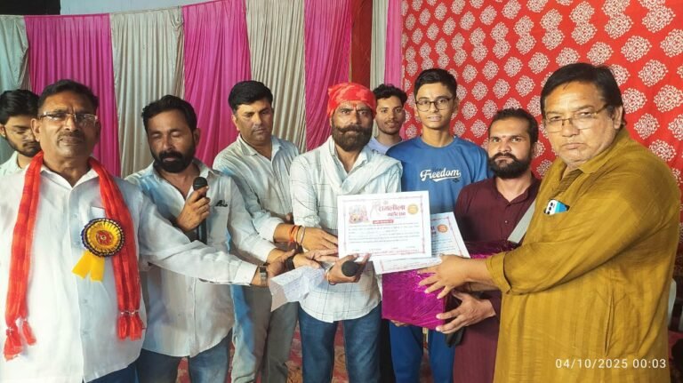 रामपुरी रामलीला मंचन में प्रभु श्रीराम का किया राज्याभिषेक