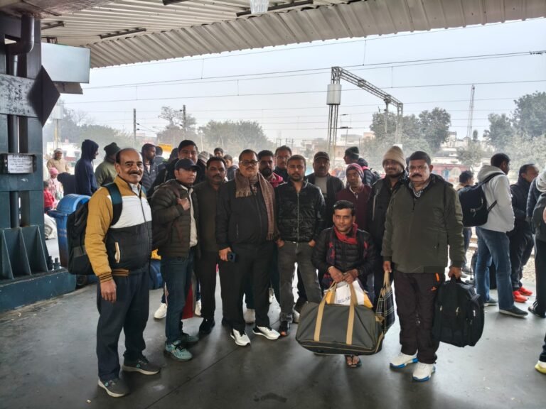 मां वैष्णो देवी मंदिर के लिए रवाना हुआ भक्तों का रैला