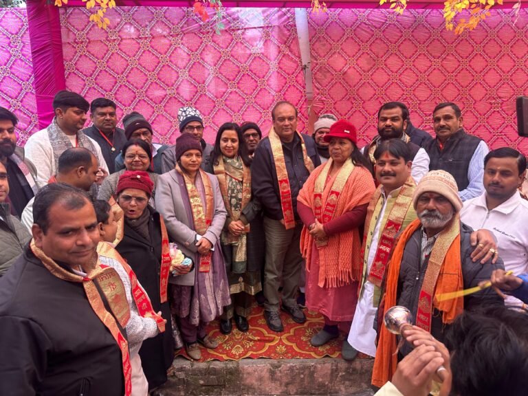 प्राचीन देवी मंदिर में भक्ति के गूंजे जयकारे, भक्तों ने मांगी मन्नतें