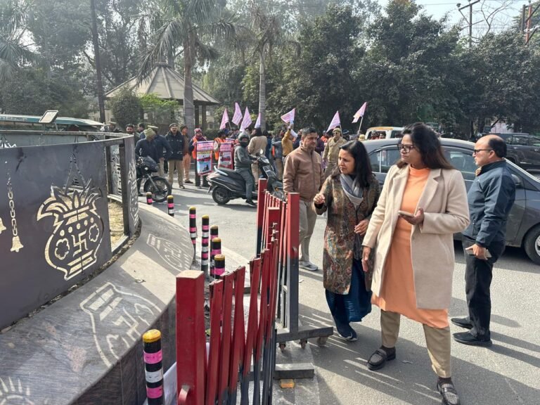 महावीर चौक सौंदर्यकरण कार्य का पालिका चेयरपर्सन ने किया औचक निरीक्षण