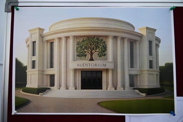 मंत्री कपिल देव के प्रयास से बहुआयामी आडिटोरियम के बूते बदलेगी शहर की दिशा और दशा