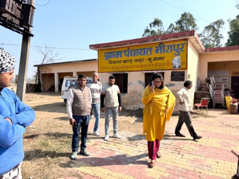 पालिका के डॉग शेल्टर होम बनाने की प्रक्रिया को लगे ब्रेक ईओ ने मीरापुर पंचायत घर का किया निरीक्षण