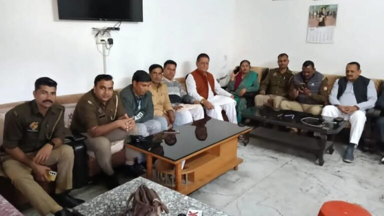 विधानसभा घेराव की तैयारी में जुटे कांग्रेसी हाउस अरेस्ट मनरेगा बचाओ अभियान के बीच विरोध दर्ज कराने की पहल