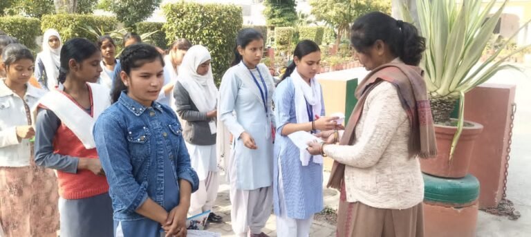 यूपी बोर्ड परीक्षा में दूसरे दिन भी 359 परीक्षार्थियों ने छोड़ दी परीक्षा