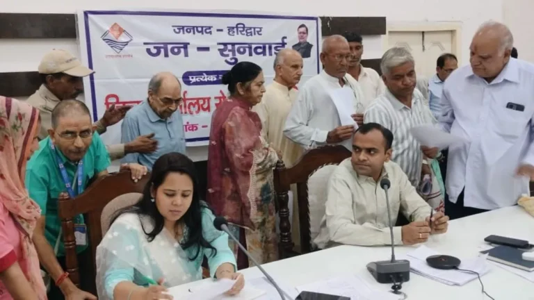 जनसुनवाई में 70 शिकायतें दर्ज, 38 का मौके पर समाधान