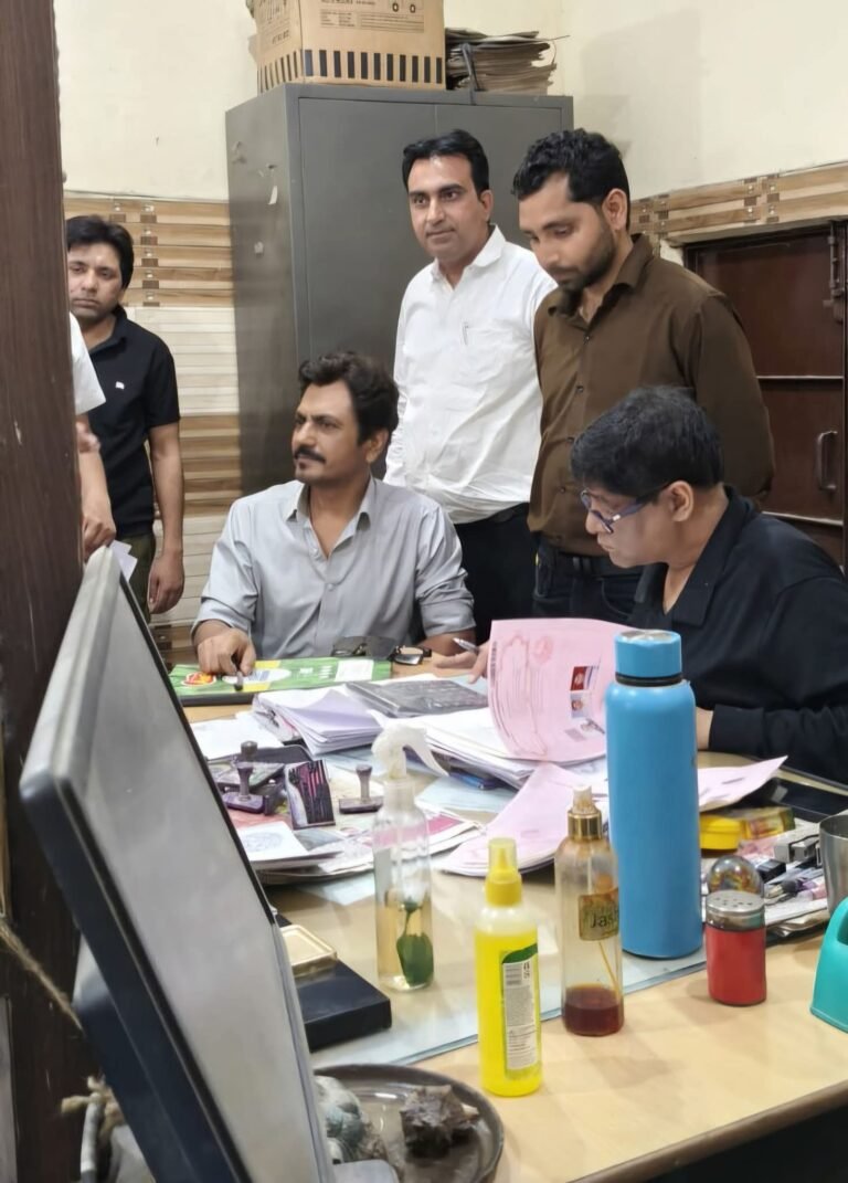 फिल्म अभिनेता नवाजुद्दीन पहुंचे बुढ़ाना, कृषि भूमि खरीदने  की तैयारी