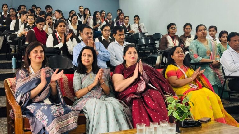 महिलाएं हर क्षेत्र में लहरा रही प्रतिभा का परचम: मीनाक्षी स्वरूप