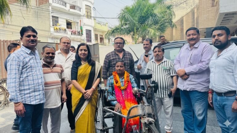 पालिका चेयरपर्सन मीनाक्षी स्वरूप ने सुनी दिव्यांग के मन की बात, बांटा दर्द