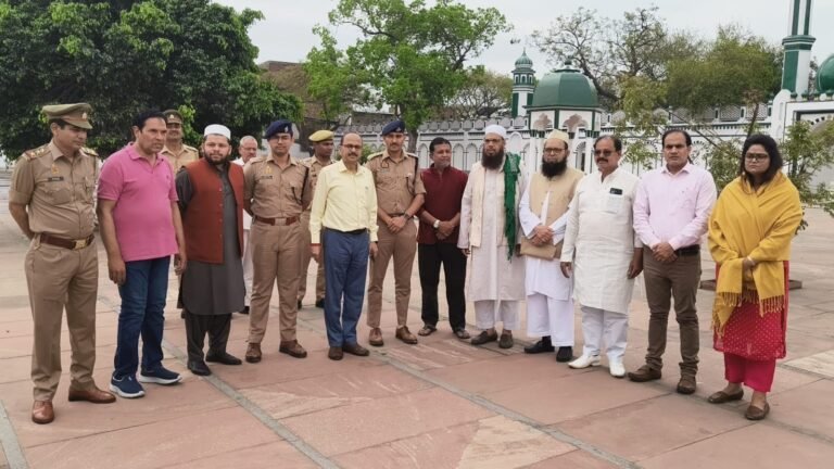 अफसरों ने जाना ईदगाह की व्यवस्थाओं का हाल