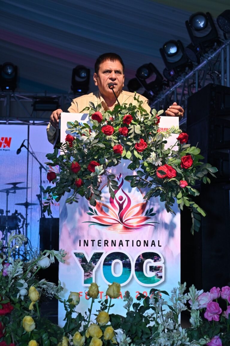 गढ़वाल मंडल विकास निगम ने उत्कृष्ठ व्याख्यान एवं सराहनीय संयोजन के लिए डॉ. नरेश चौधरी को किया सम्मानित