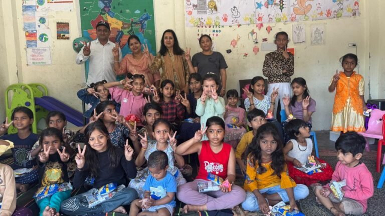 सत्यम की पाठशाला में पालिका चेयरपर्सन पहुंची खुशियों की सौगात लेकर