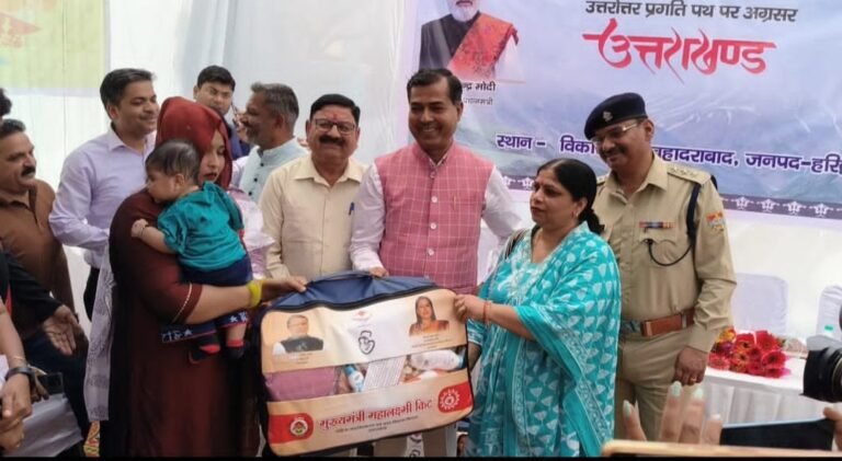 बहादराबाद में ‘4 साल बेमिसाल’ शिविर पर उठे सवाल, कई विभाग रहे नदारद