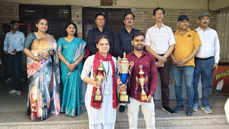 सनातन धर्म कालेज के छात्र एवं छात्रा ने किया प्रथम स्थान प्राप्त