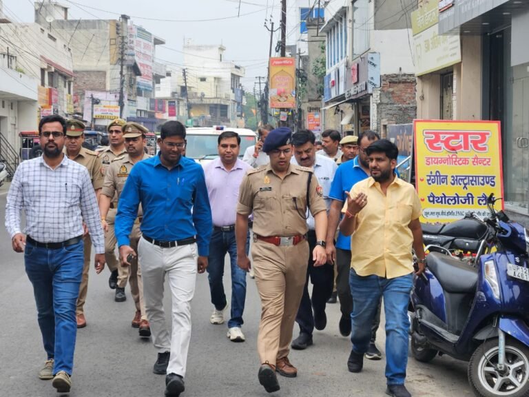 शोभायात्रा की तैयारियों को लेकर व्यवस्था परखने सड़कों पर उतरे अफसर