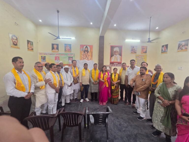 मालवीय भवन में ब्राह्मण महासभा का भव्य सम्मान समारोह, सामाजिक सुधार का आह्वान