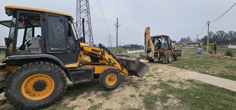 रुड़की रोड पर गरजा एमडीए का महाबली, 40 बीघा भूमि का अवैध निर्माण ध्वस्त