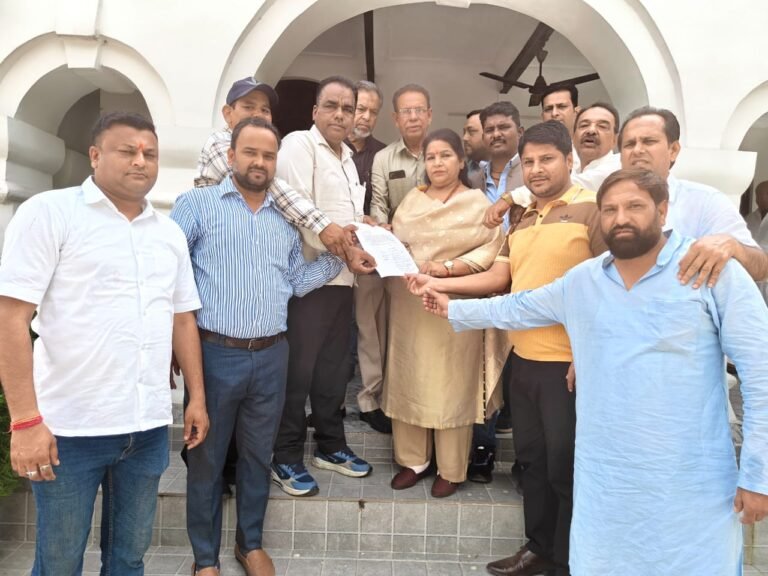 पार्षदों ने किया मांस, मछली, अंडा बेचने वाले होटलों को शहर से बाहर करने का विरोध