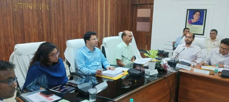 विकास भवन सभागार में मंडलायुक्त की अध्यक्षता में बैठक संपन्न