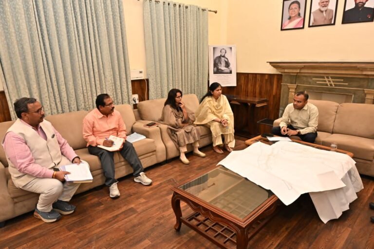 डीएम ने दिए चारधाम यात्रा शुरू होने से पूर्व सीवरेज निर्माण कार्य पूरे करने के निर्देश