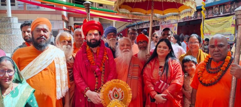 चाँदीमय सौंदर्यीकरण के साथ हनुमान मंदिर हुआ भव्य, कैबिनेट मंत्री प्रदीप बत्रा ने किया लोकार्पण