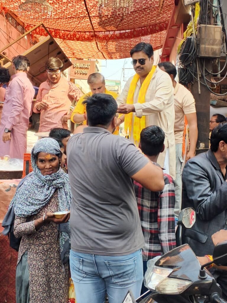 व्यापारियों की आवाज व्यापार मंडल ने  लगाया भंडारा