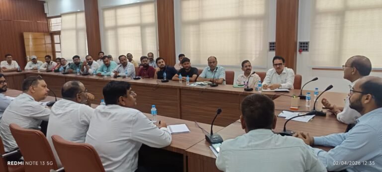 पीएम सूर्य घर में लापरवाही पर डीएम सख्त, ब्लैकलिस्ट होंगे वेंडर