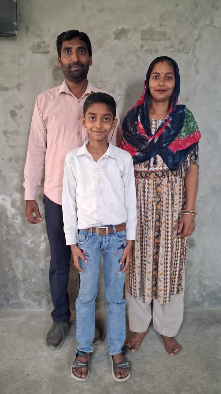 नन्हें प्रतिभाशाली देव ने रचा इतिहास: नवोदय परीक्षा में 95% अंक लाकर जिले में किया टॉप