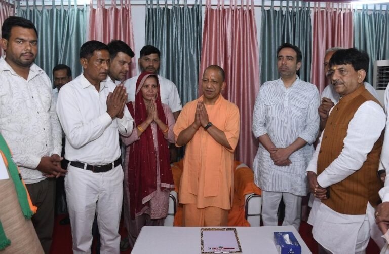 स्वर्गीय बिजेंद्र पाल के परिजनों से मिले मुख्यमंत्री, की संवेदना व्यक्त