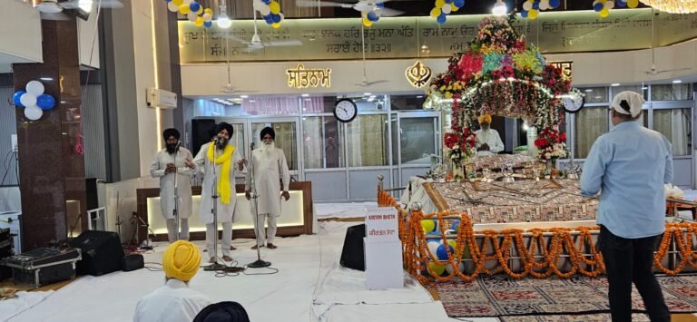 गुरुवाणी के साथ गांधी कॉलोनी गुरुद्वारा में मनाया गया बैसाखी पर्व