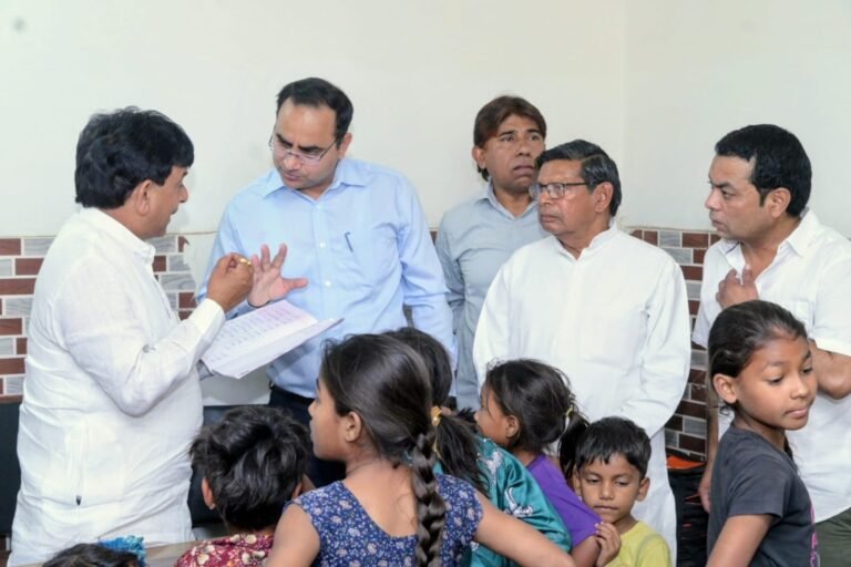 मंत्री कपिल देव अग्रवाल ने की झुग्गी-झोपड़ी क्षेत्र में शिक्षा का दीप जलाने की पहल