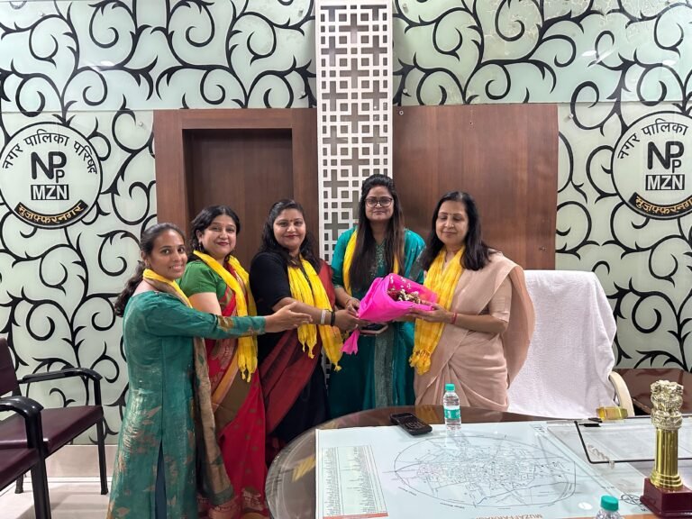 उत्कृष्ट कार्य करने पर चेयरपर्सन ने महिलाओं को किया सम्मानित