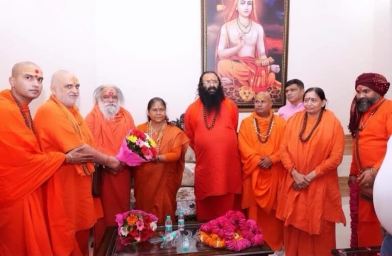 संतों ने किया पूर्व केंद्रीय मंत्री साध्वी निरंजन ज्योति का स्वागत