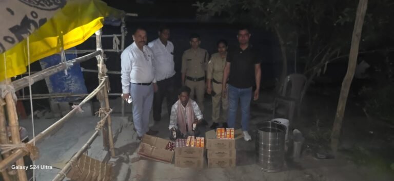 हरिद्वार में छापेमारी कर आबकारी विभाग ने बरामद की भारी मात्रा में देशी और अंग्रेजी शराब