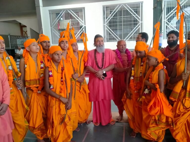 श्रद्धापूर्वक मनाया गया श्री स्वामिनारायण आश्रम का पाटोत्सव