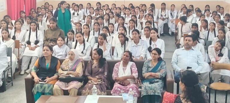 एक जरा सी कोशिश ट्रस्ट ने किया जागरूकता कार्यक्रम का आयोजन