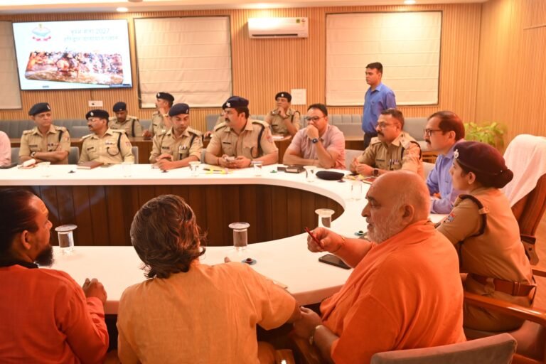 कुंभ मेला आईजी योगेंद्र सिंह रावत ने ली कुंभ मेला यातायात नियंत्रण उपसमिति की बैठक