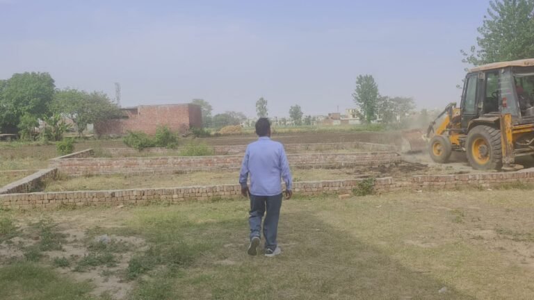 क्षेत्र में करीब 20 बीघा भूमि पर चला एमडीए का बुलडोजर