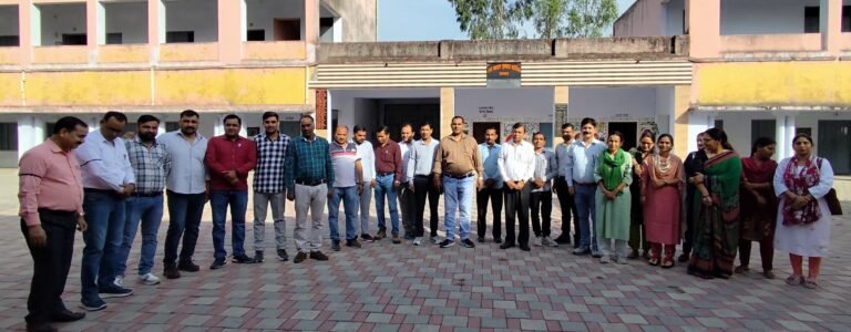 पुरानी पेंशन बहाली की मांग को लेकर कर्मचारियों ने भरी हुंकार