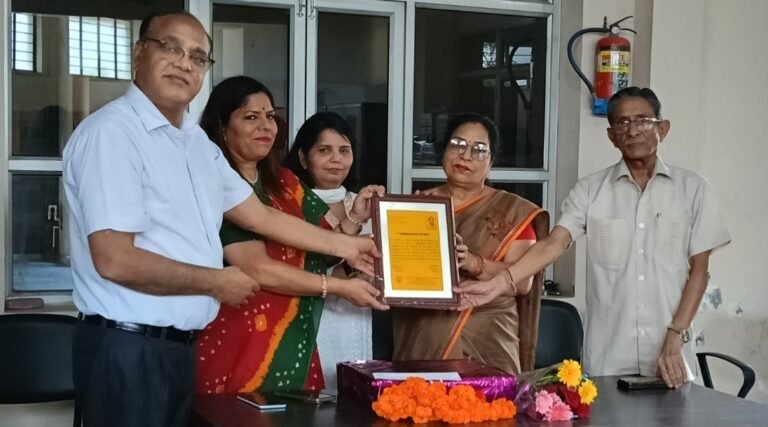 ग्रेन चैम्बर पब्लिक स्कूल में अध्यापिका नैना कुच्छल की भावभीनी विदाई