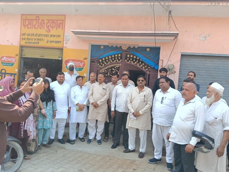संयुक्त वैश्य मोर्चा का प्रतिनिधिमंडल ककरौली पीड़ित परिवार नरेश अग्रवाल से मिलने पहुंचा