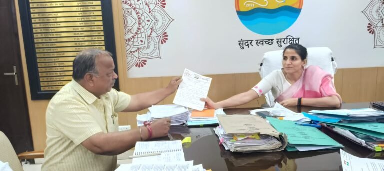 वरिष्ठ कांग्रेस नेता अशोक शर्मा ने मेलाधिकारी से की समस्याओं का निस्तारण करने की मांग